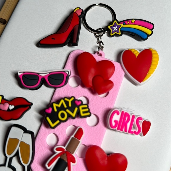 Croc Charms Love Selection - #116b - Picture 3 of 3